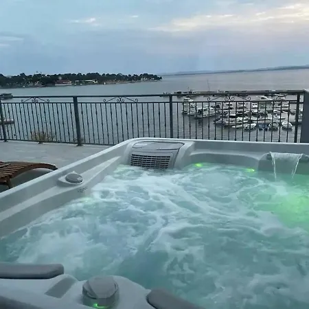 Luxury Penthouse With Jacuzzi And Seaview Apartamento *